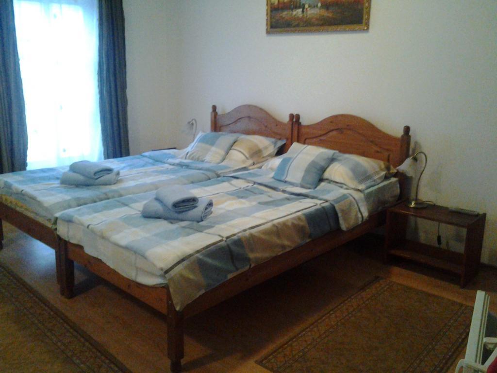 Retro Panzio Bed and Breakfast Πετς Εξωτερικό φωτογραφία