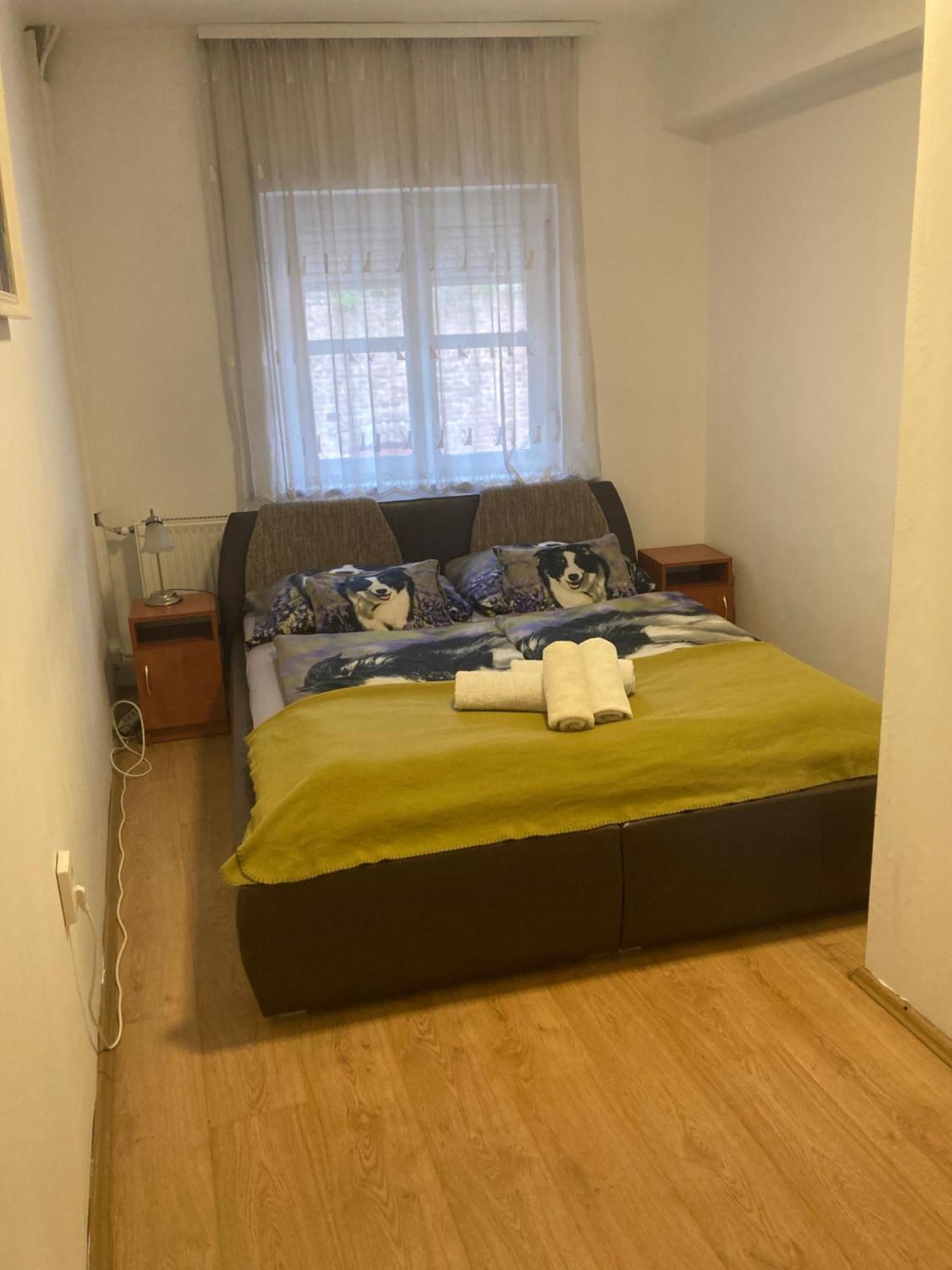 Retro Panzio Bed and Breakfast Πετς Εξωτερικό φωτογραφία