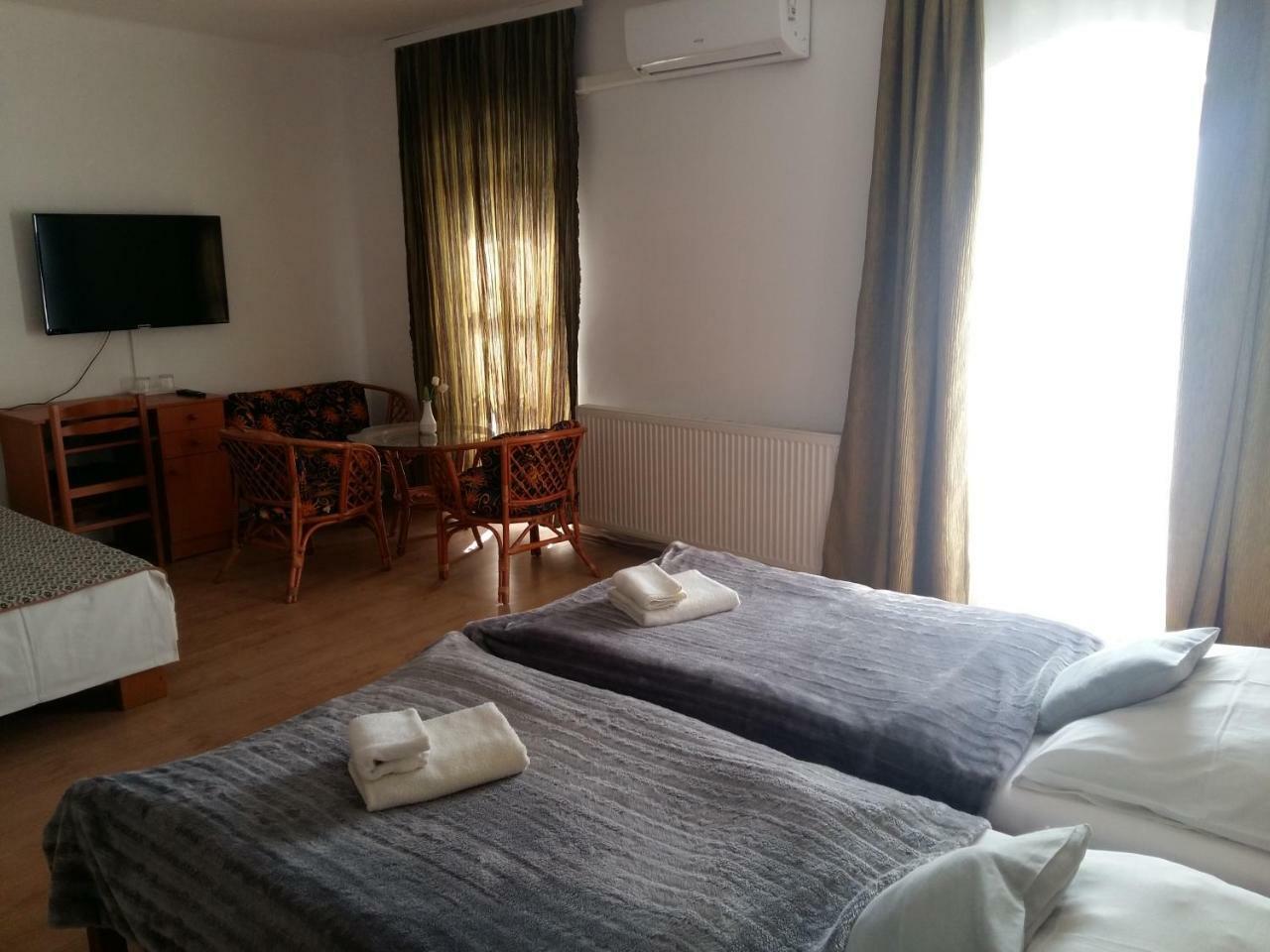 Retro Panzio Bed and Breakfast Πετς Εξωτερικό φωτογραφία