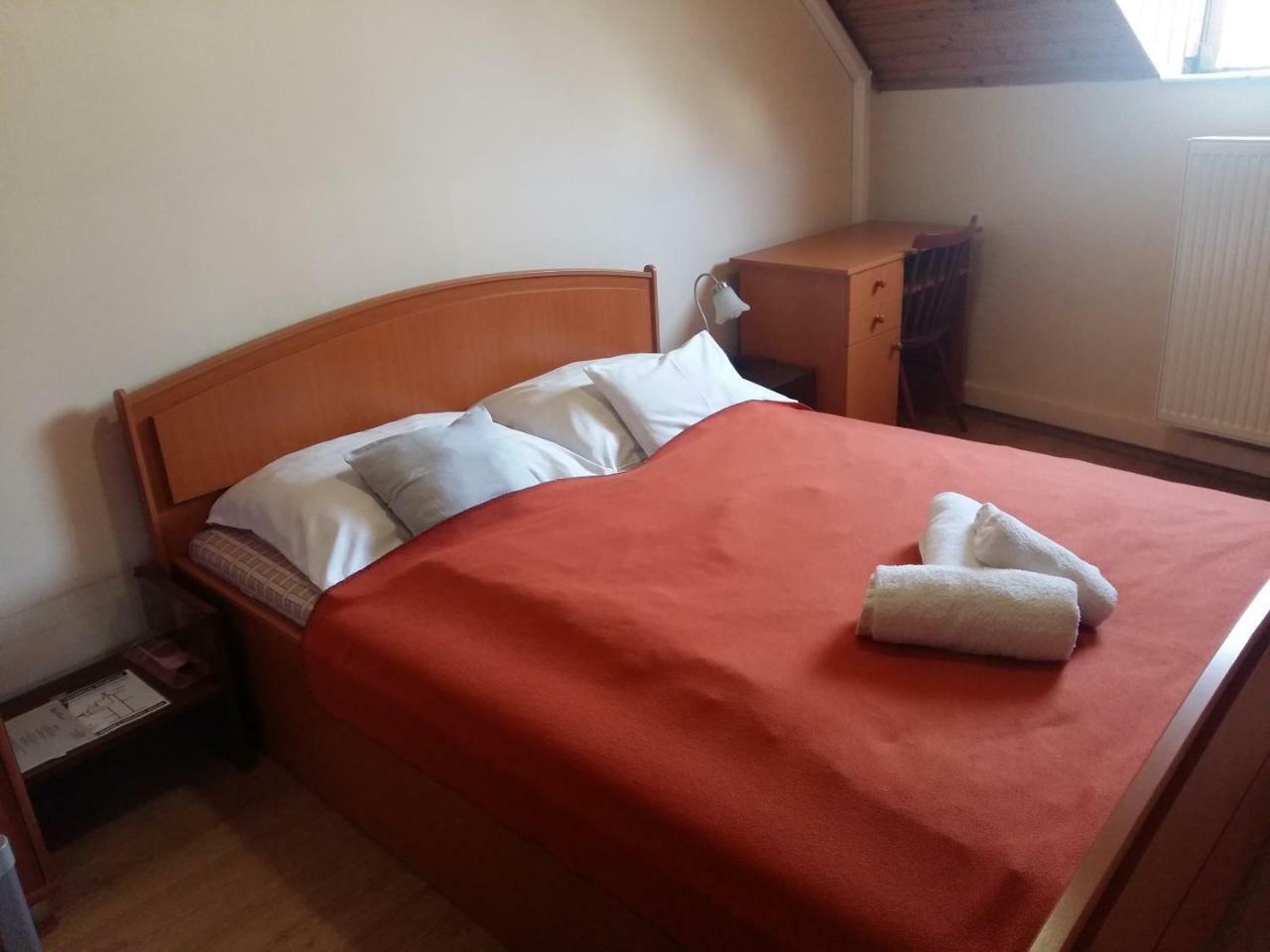 Retro Panzio Bed and Breakfast Πετς Εξωτερικό φωτογραφία