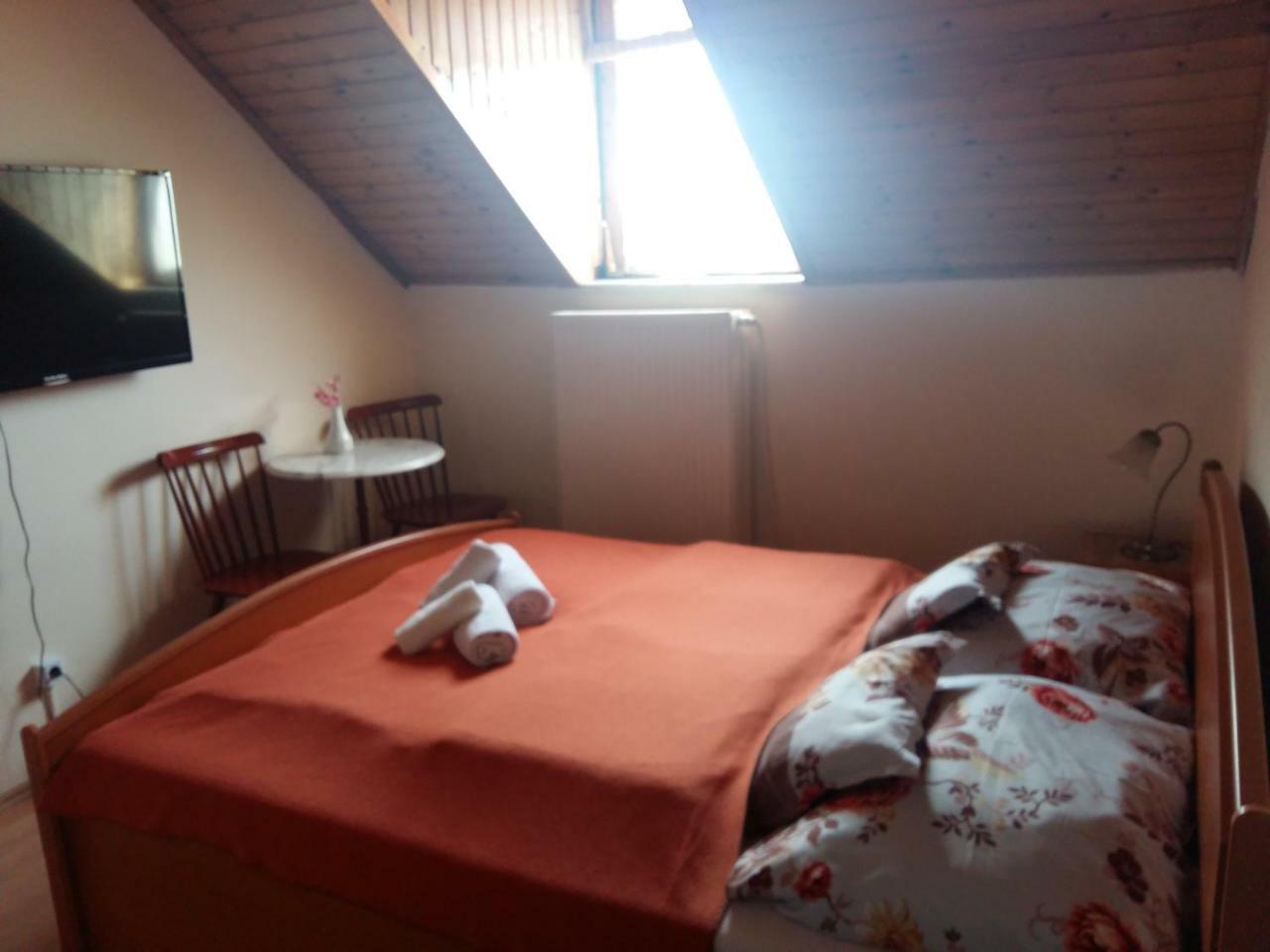 Retro Panzio Bed and Breakfast Πετς Εξωτερικό φωτογραφία